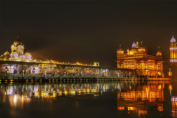 BANGLORE City Night View at Taruni Tours & Travels
 Website
